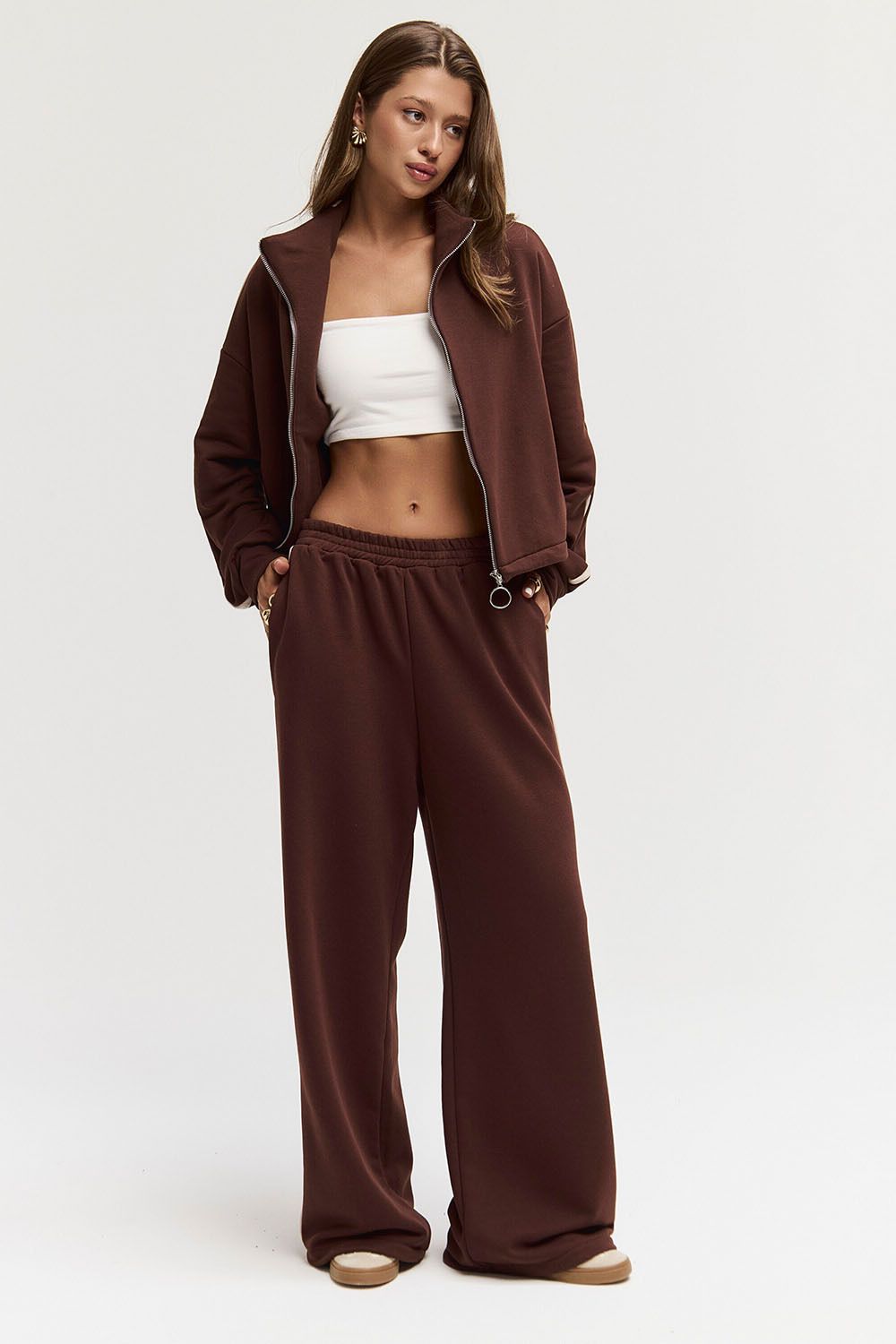 Олимпийка на молнии с лампасами шоколадного цвета