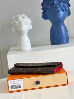 Louis Vuitton Emilie Wallet