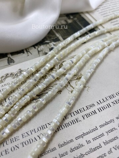 Нить из натурального белого перламутра 2х3 мм