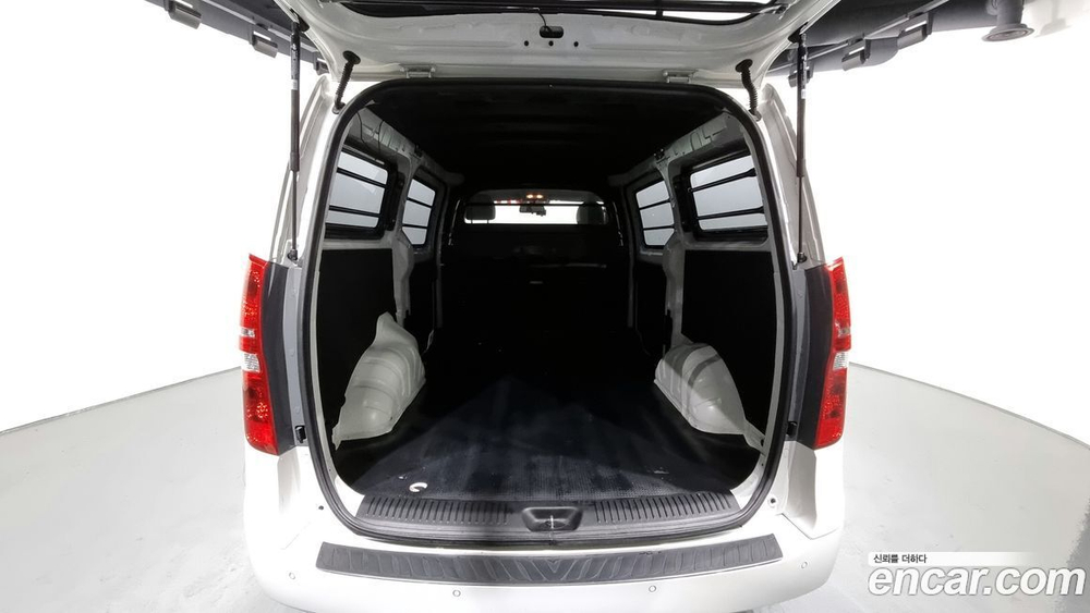 Hyundai The New Grand Starex Van 3-х местный (11.2020)