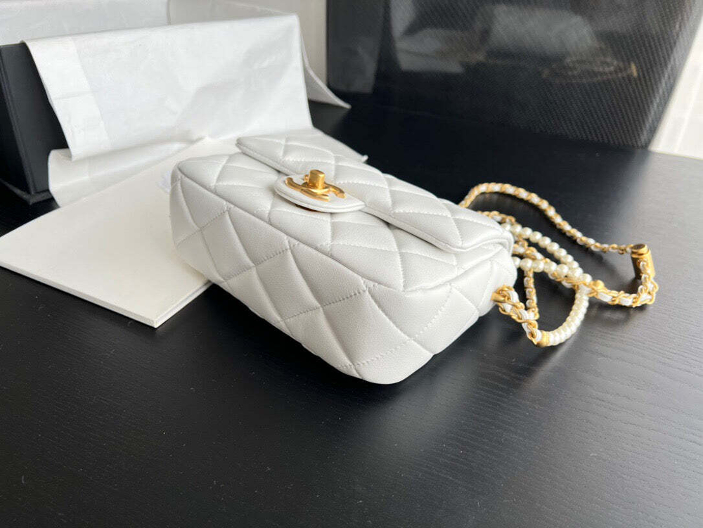 Chanel Flap 18 cm