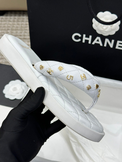 Chanel Slides