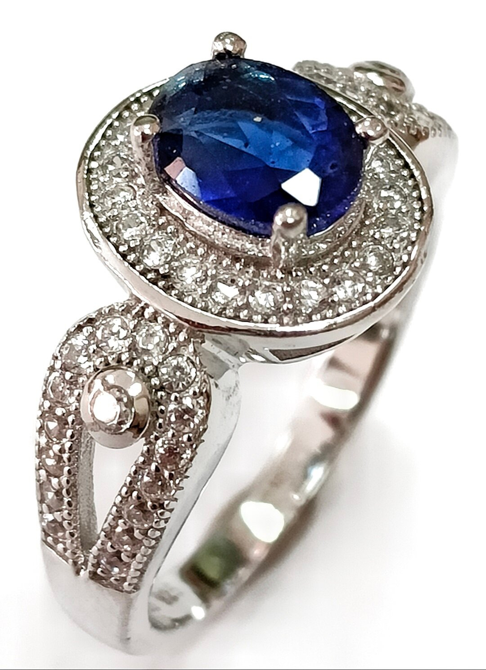 Ювелирное кольцо Эстерелла