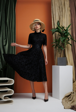 Кружевное платье с короткими рукавами черное 08-01-25 SS