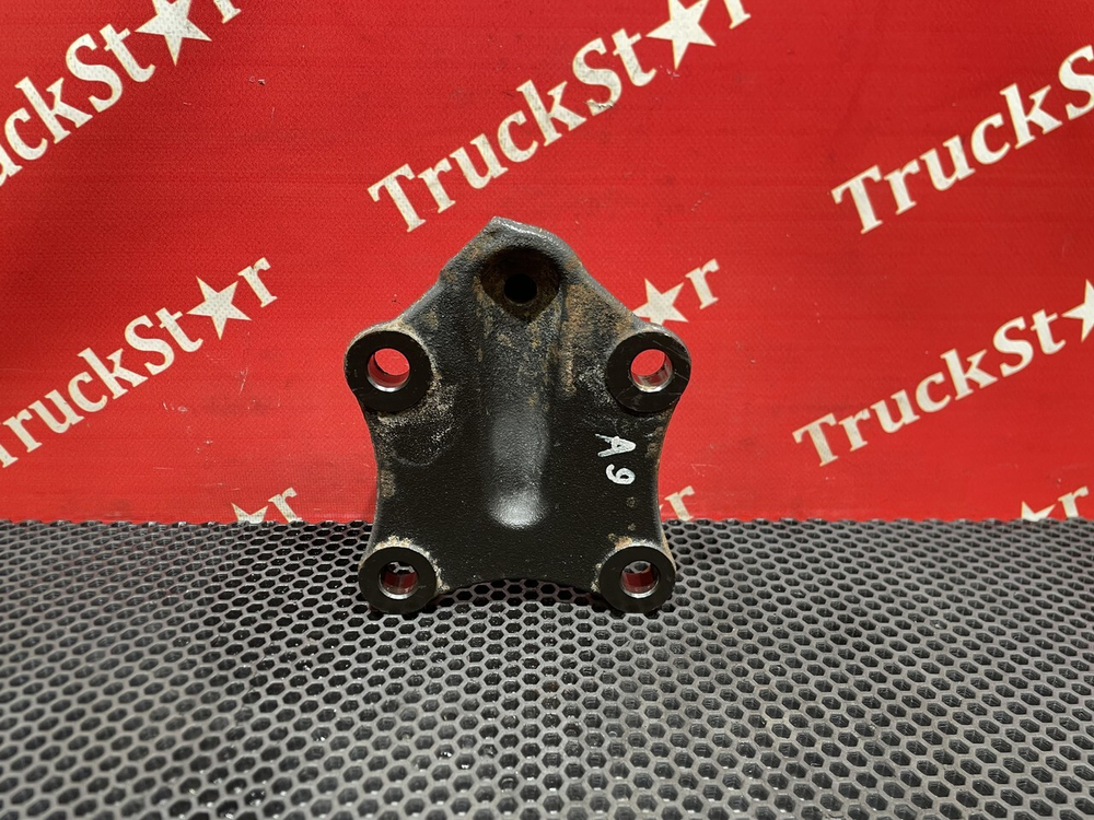 Кронштейн переднего стабилизатора