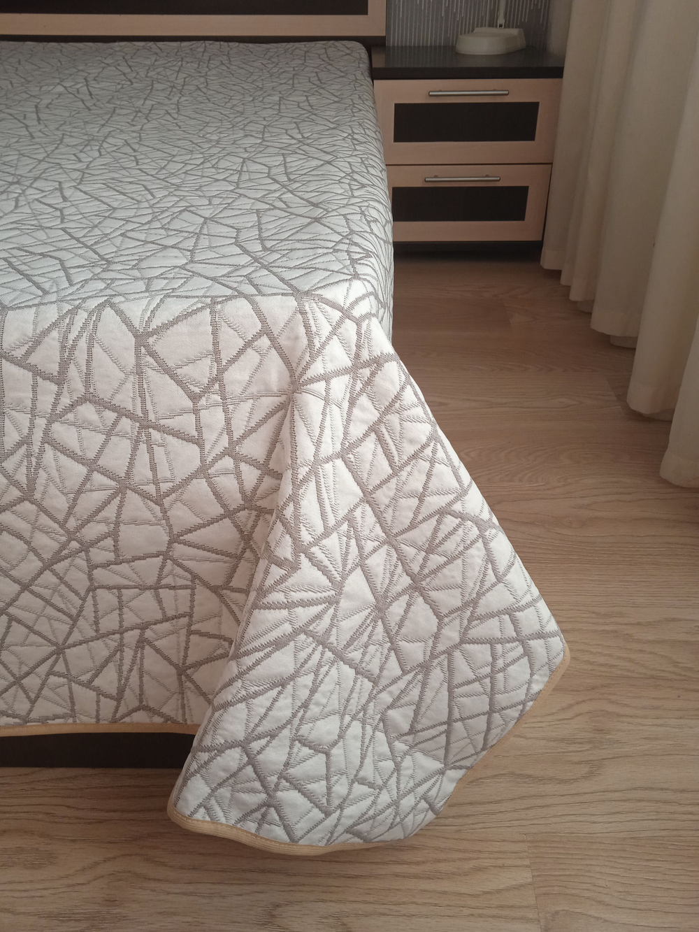 Покрывало жаккардовое двухстороннее Нежность 300-17 серый 1,5 (150х200)