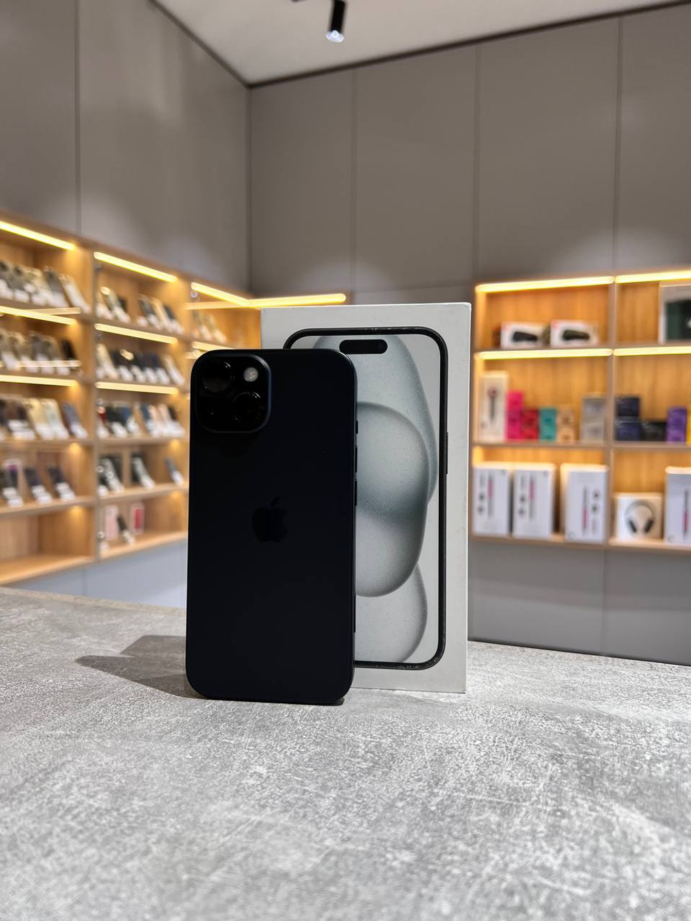 Apple iPhone 15 128Gb Б/У Черный