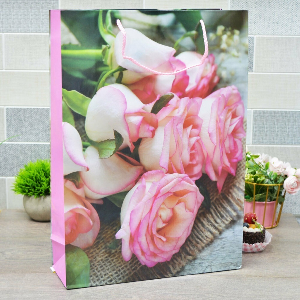 Пакет бумажный 32*45*11см с ручками "Цветы" микс