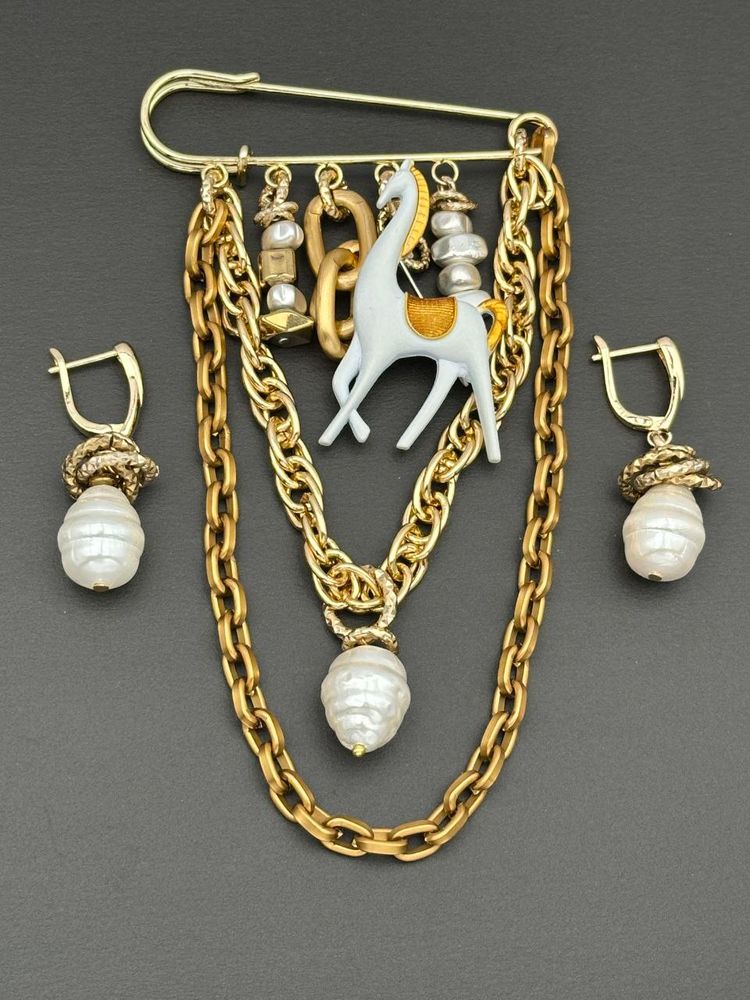 HMG 1348 Horse Брошь Mix арт.1490