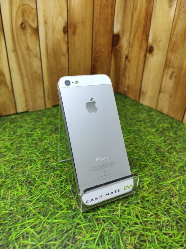 Смартфон Apple iPhone 5 32 ГБ, 1 SIM, серебристый (Витринный)