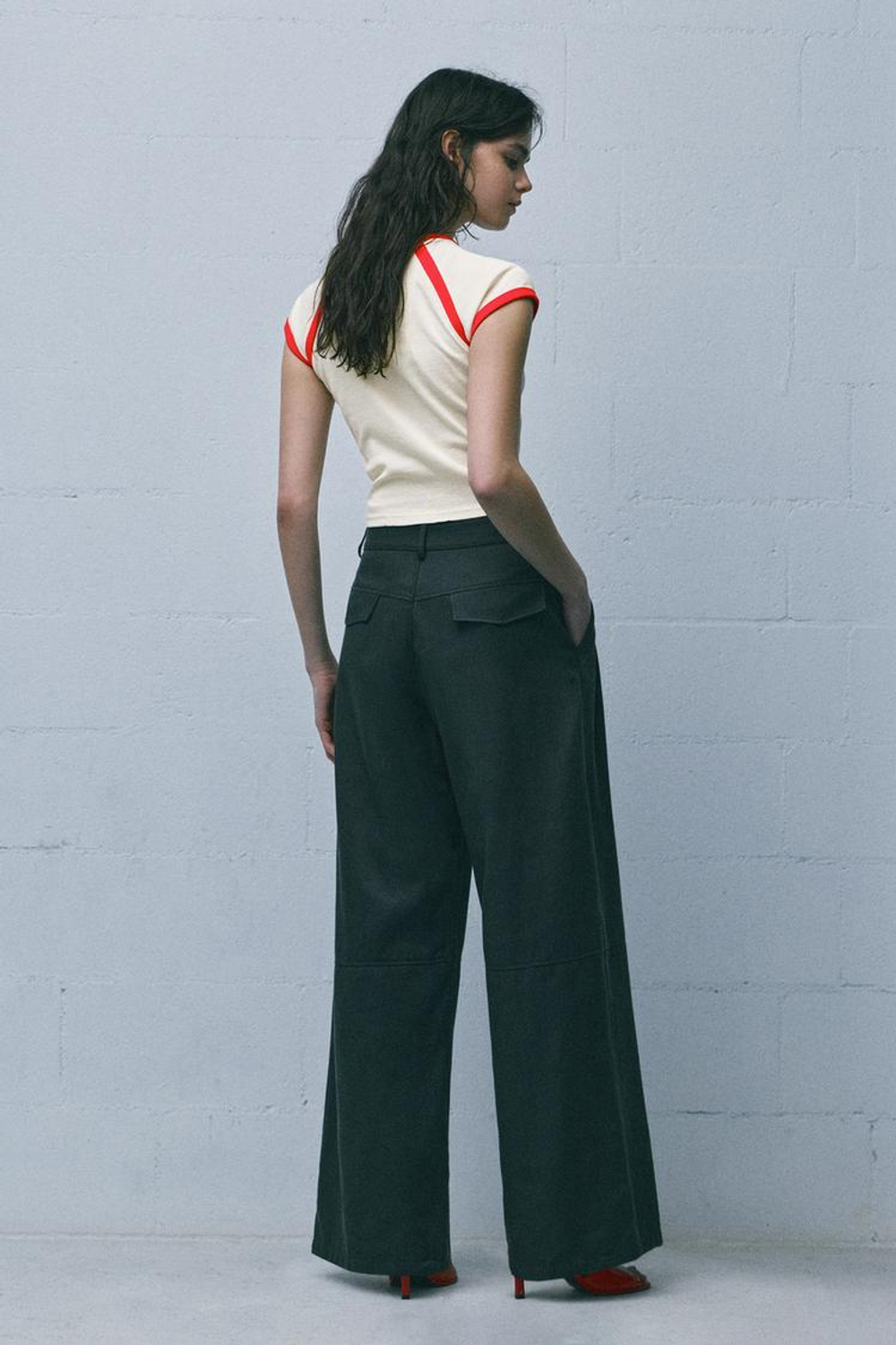 PULL&BEAR Футболка в рубчик NFL Bills, цвет льда