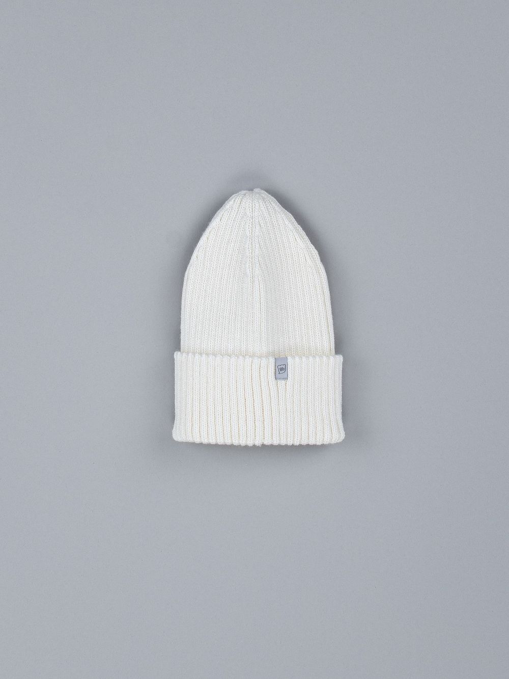 Шапка свечка из смесовой шерсти однослойная с отворотом "Молоко" подростковая