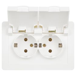 Розетка Intro Style 7-210-01 2х2P+E Schuko с крышкой штор., 16А-250В, СУ, IP44, белый