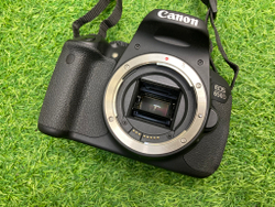 Canon 650D kit 18-55mm IS II 2.600 кадров