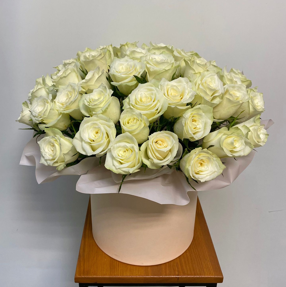 Композиция 51 белая Роза в коробке