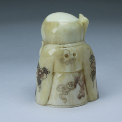 Нэцкэ Шоусин с посохом и персиком