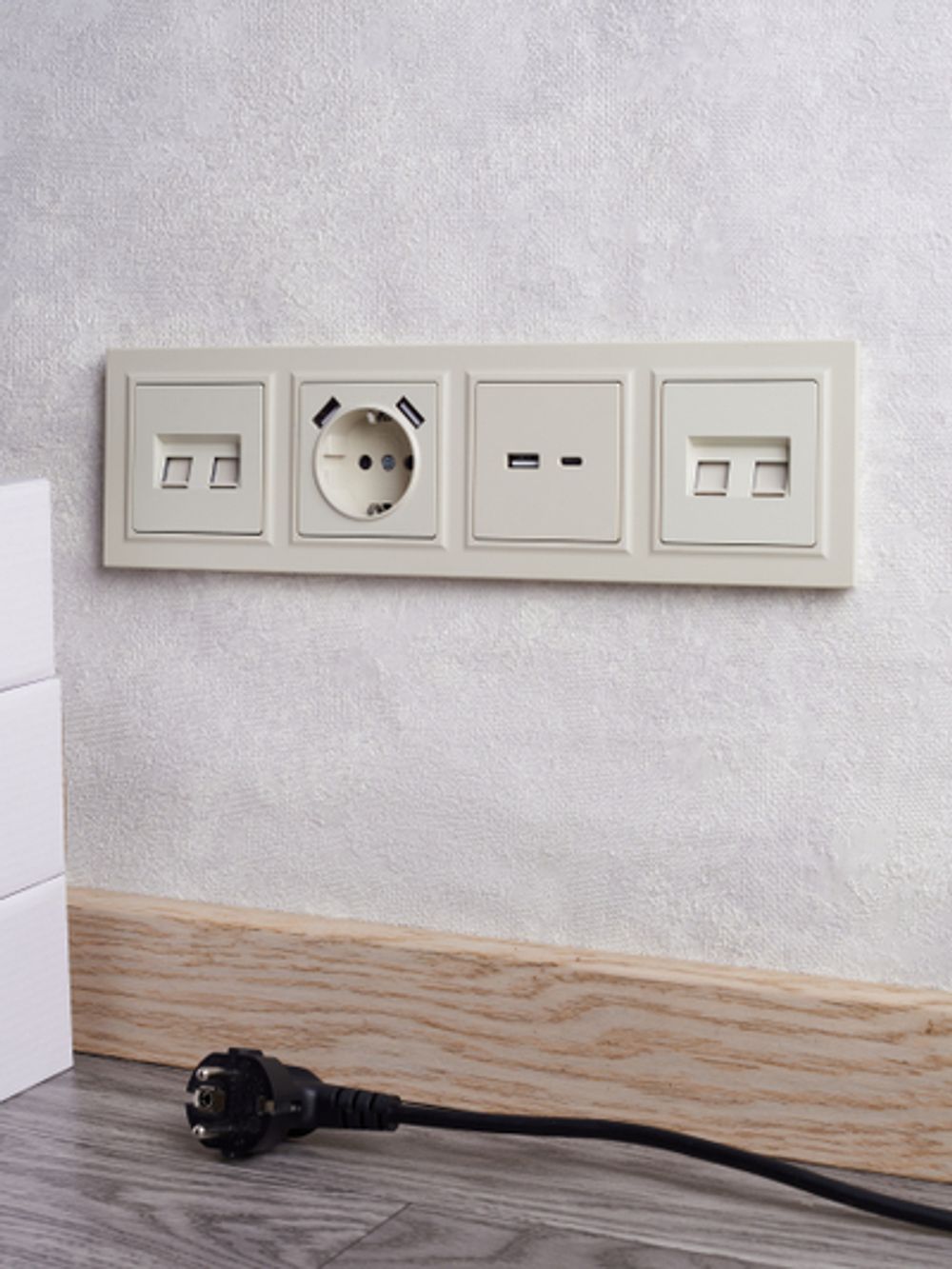 BRITE Розетка USB A+C 18Вт РЮ11-1-БрКр бежевый IEK