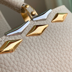 Louis Vuitton Capucines MM