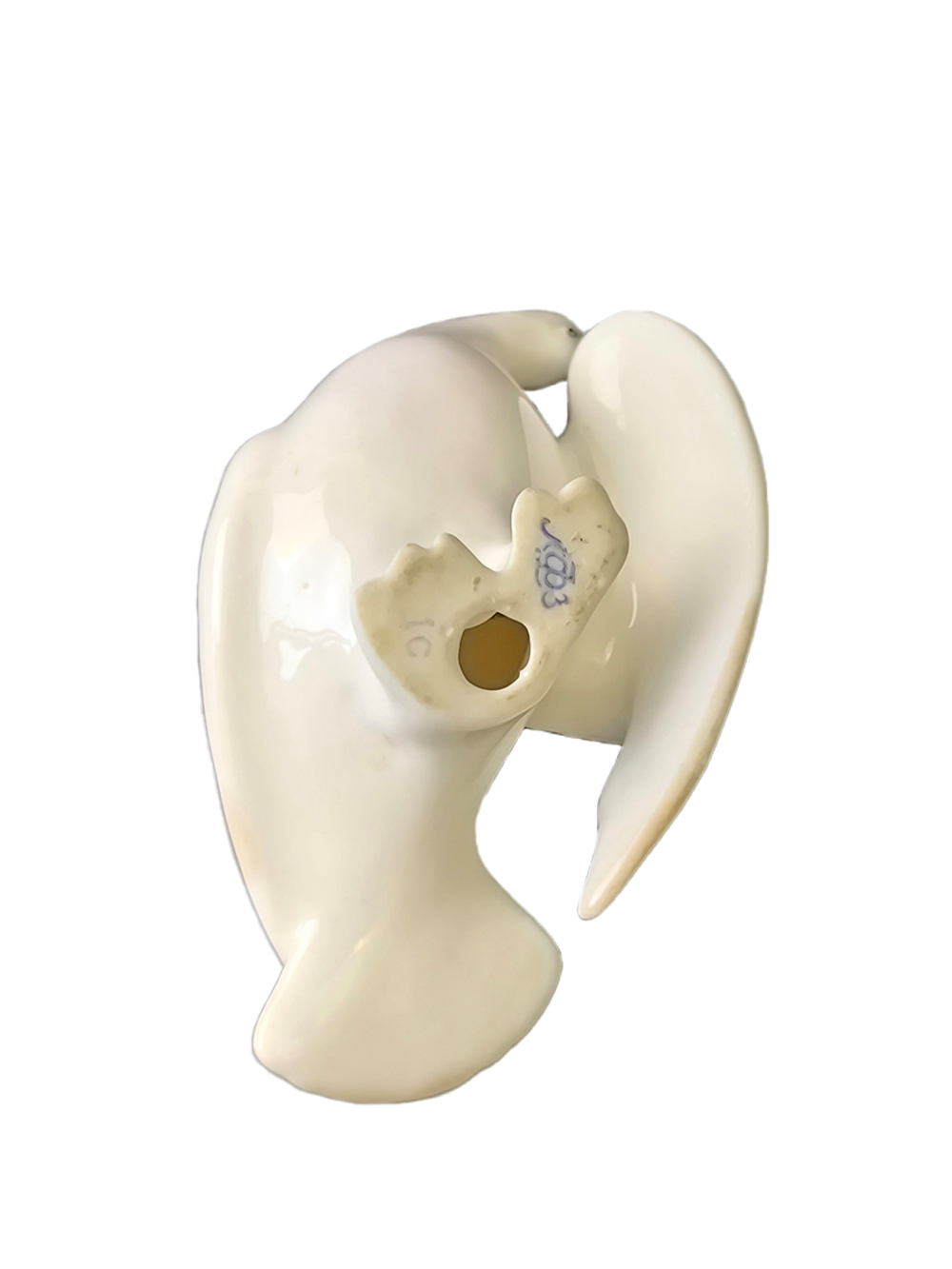 Фарфоровая статуэтка (миниатюра) "Голубь" ЛФЗ