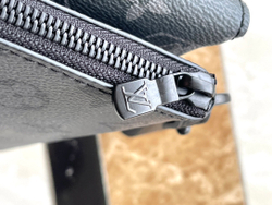 Louis Vuitton Pochette S-Lock