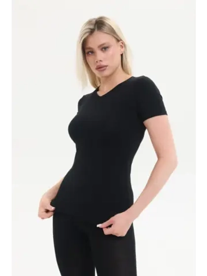 Футболка летняя с V-вырезом