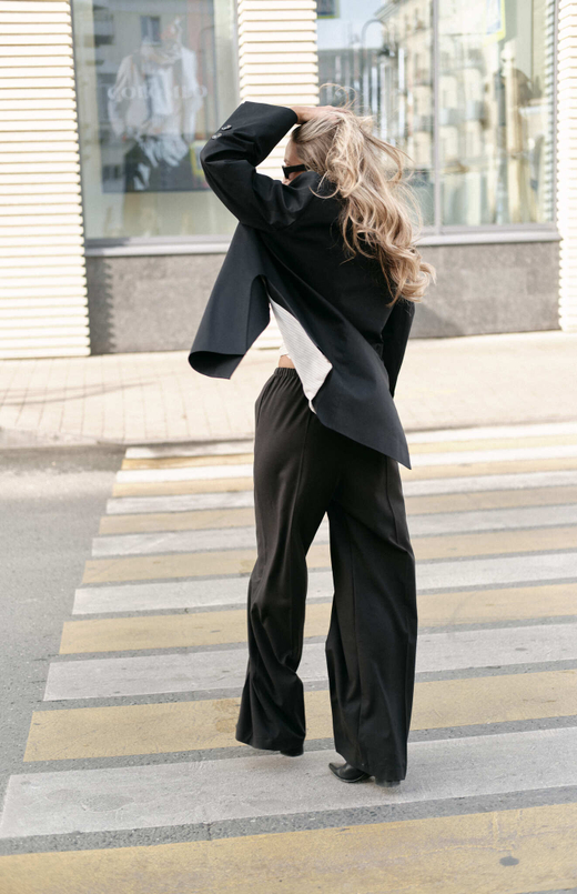 Брюки на резинке с гульфиком