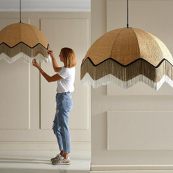 Плетёная люстра с акцентом на природные текстуры и изящные детали.