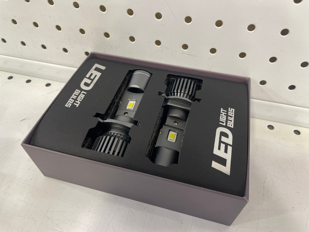 H4 / Комплект светодиодных ламп LED Super Bright (2 шт./ комплект)