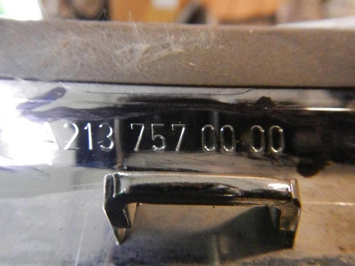 Молдинг крышки багажника Mercedes E W213 (2016-2021)