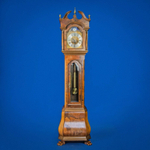 Напольные часы с четвертным боем