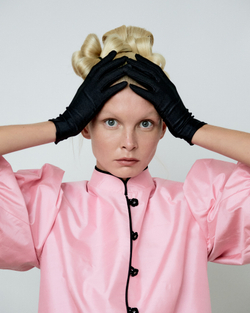 Перчатки из черного бифлекса короткие