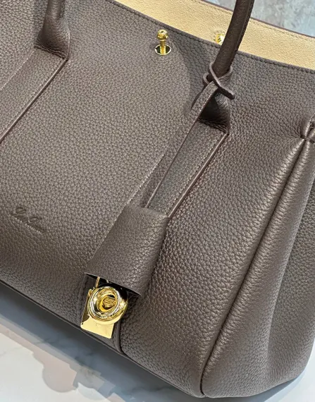 Сумка Loro Piana Loom L25 из зернистой кожи