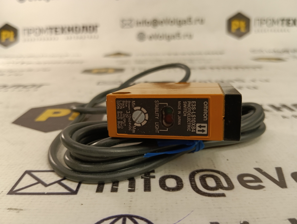Omron E3S-LS10XB4 новое