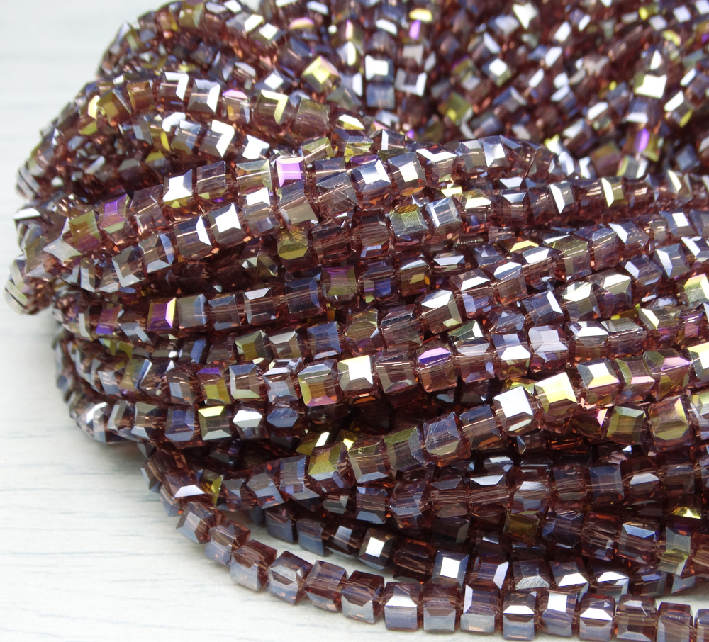 БВ011ДС3 Хрустальные бусины квадратные, цвет: бургунди AB прозрачный, размер 3 мм, кол-во: 63-65 шт.