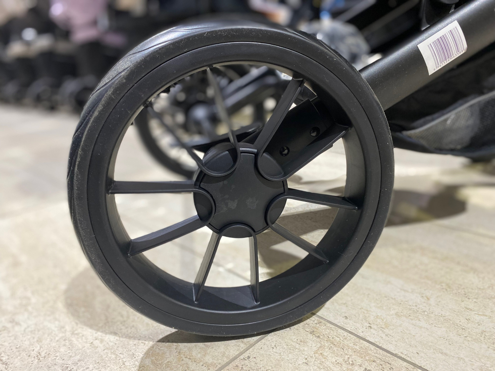 Коляска детская прогулочная Bonnie black свежая зелень