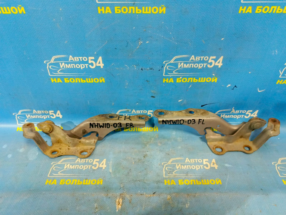 Петля капота правая TOYOTA PRIUS 1999
