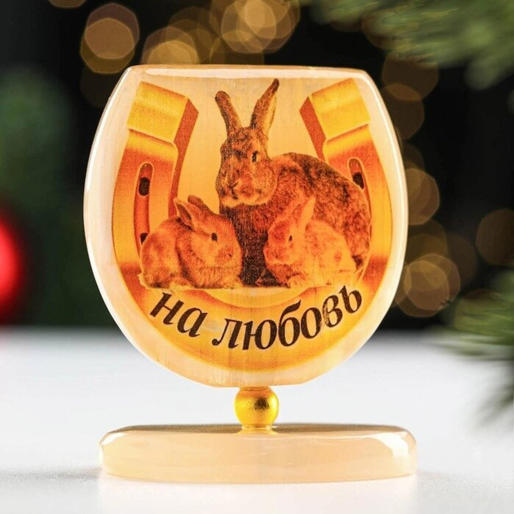 Сувенир подкова "На любовь", большая, на подставке, селенит