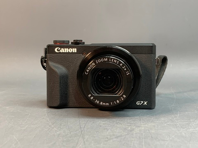 Canon G7X Mark III