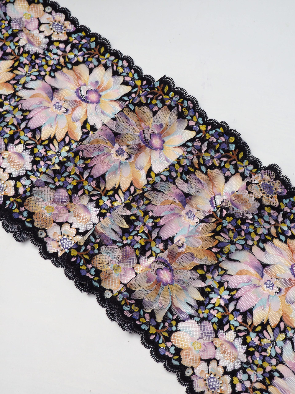 Эластичное кружево черное с мультиколор ширина 21 см