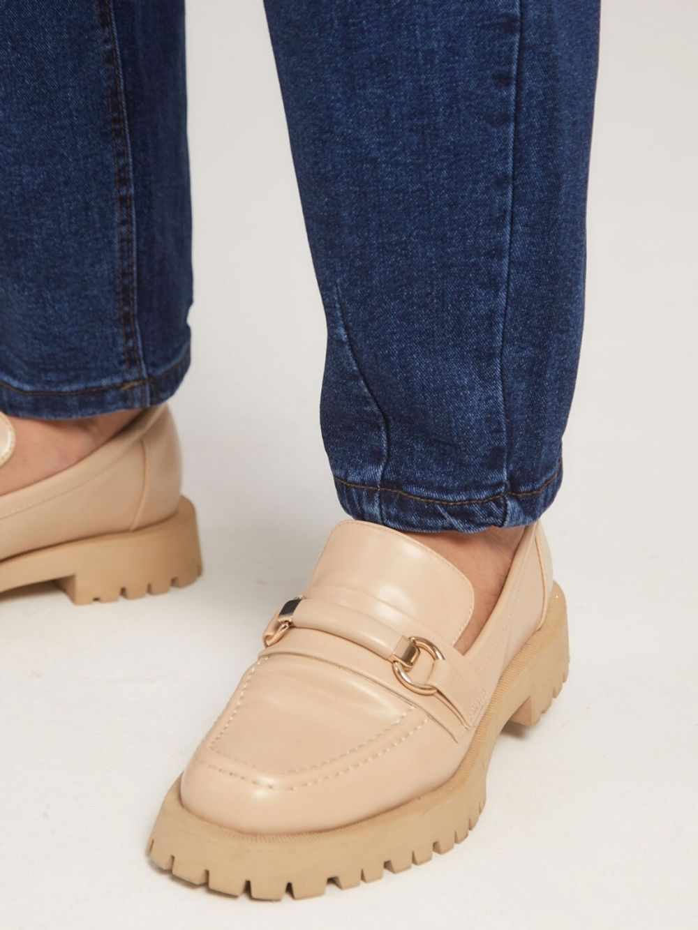 Джинсы бананы