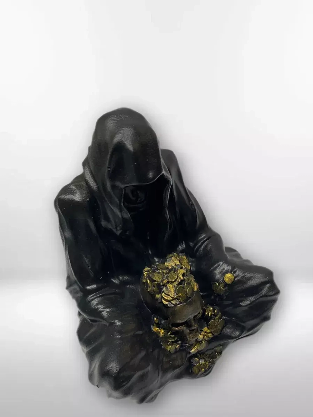 Коллекционная алтарная фигурка оберег Безликий Монах Череп