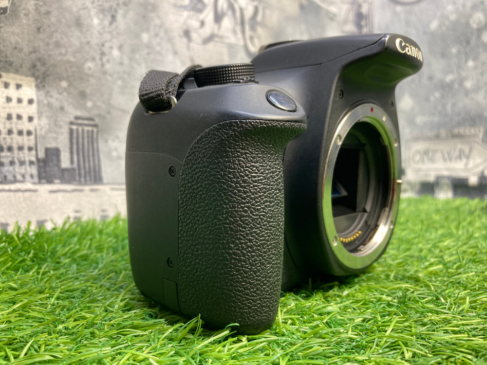 Canon 1200D + 18-55mm 19000 кадров