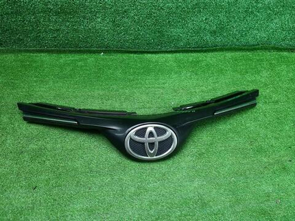 Решетка радиатора Toyota RAV 4 ca40 (2015-2019)