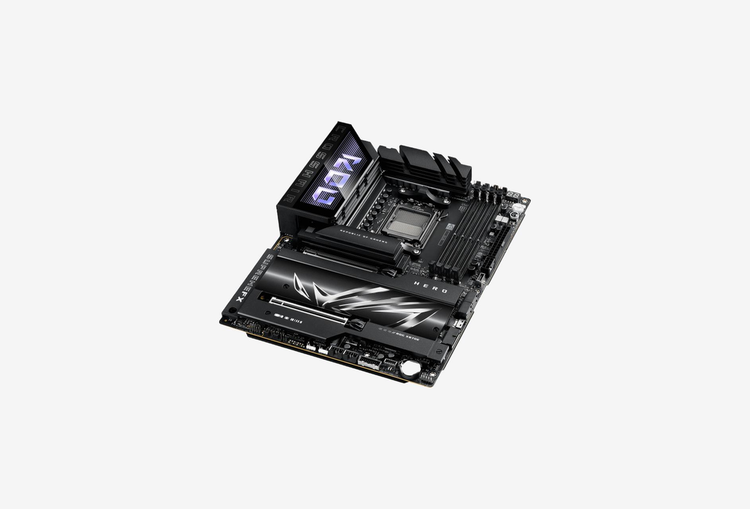 ROG CROSSHAIR X870E HERO_0425916120454