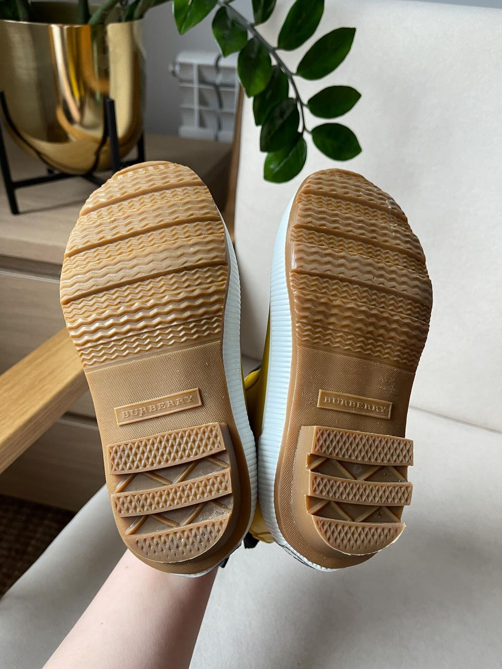 Новые сапоги Burberry, 29