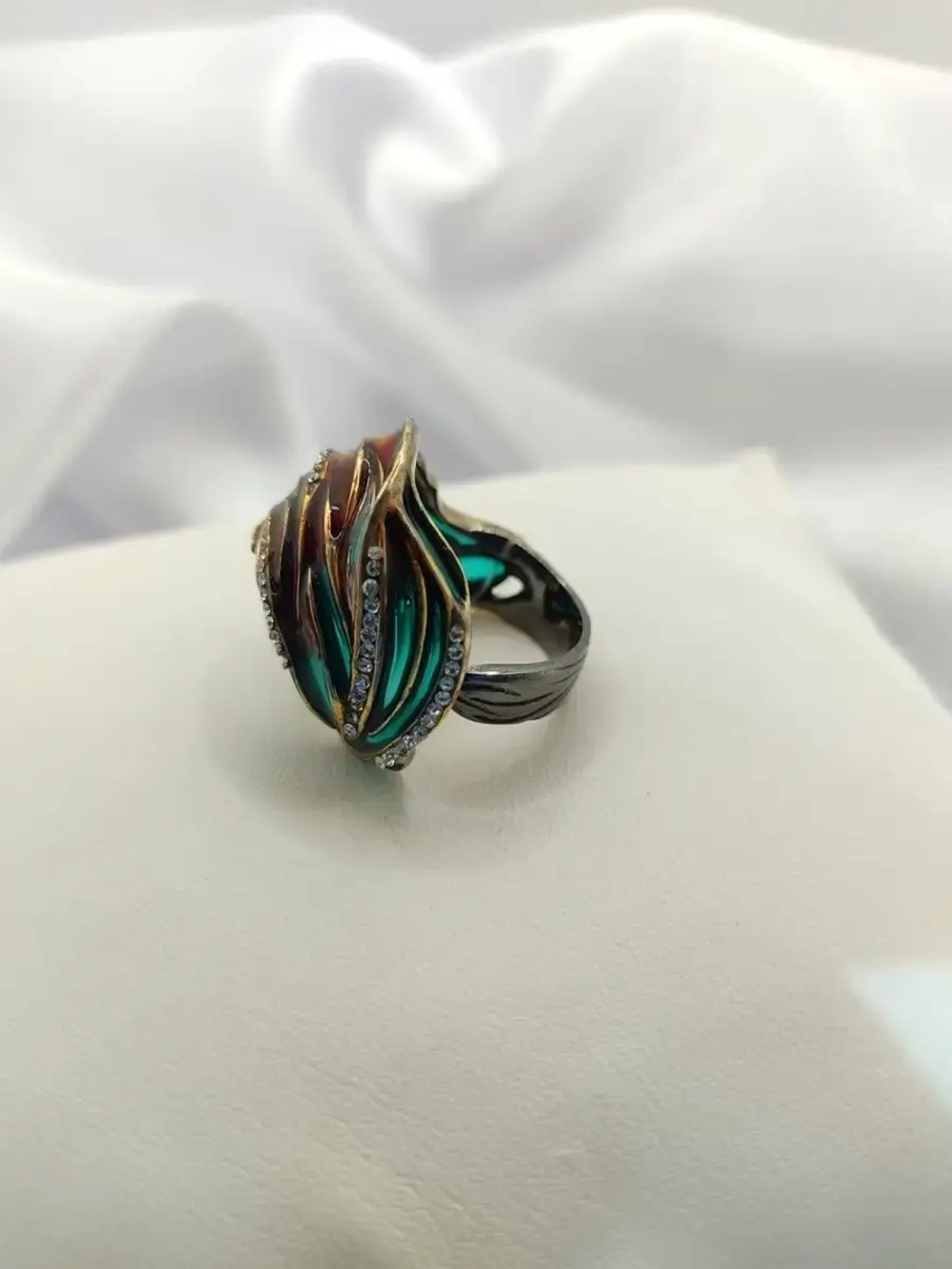 Ювелирное кольцо с эмалью серебро 925