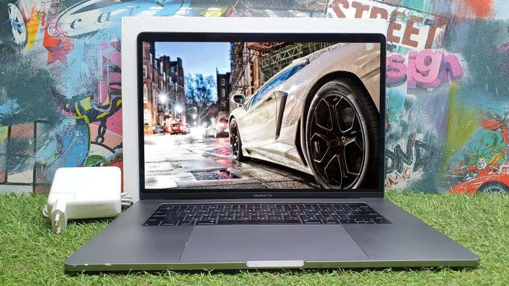 MacBook Pro A1990 Retina 15 2019 i9/16Gb/560x 4gb