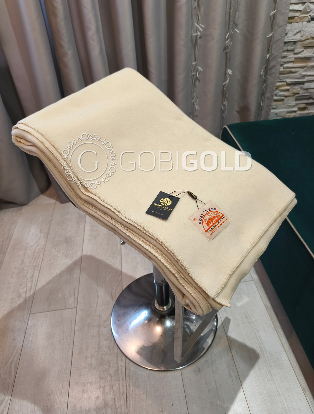 Одеяло тканое из 100% верблюжьей шерсти 150х200 см. (GOBI SUN) - белое (утяжеленное)