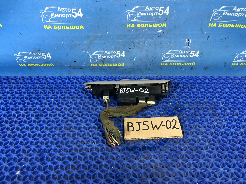 Блок управления стеклоподъемниками MAZDA FAMILIA 2001