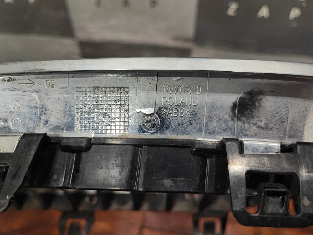 Решетка радиатора правая BMW 3-Series (F30) 11-16 Б/У Оригинал 51137405836